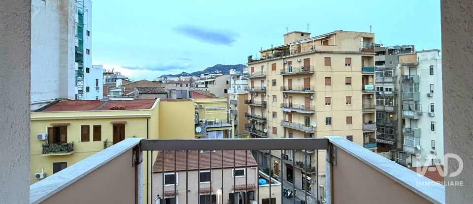 Three-room apartment of 81 m² in Palermo (90135)
