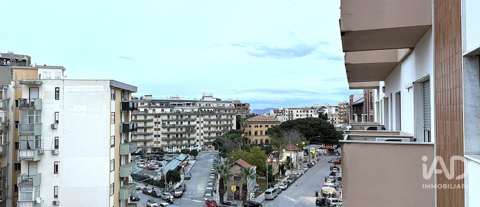 Three-room apartment of 81 m² in Palermo (90135)