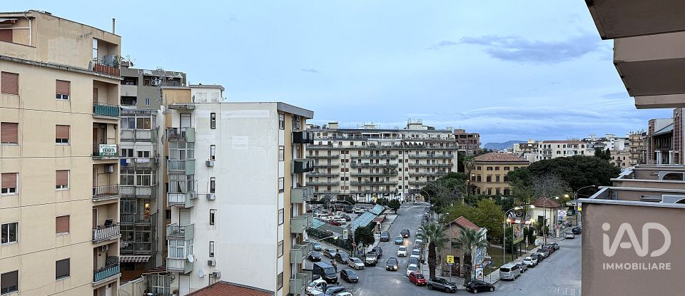 Three-room apartment of 81 m² in Palermo (90135)