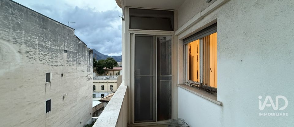 Three-room apartment of 81 m² in Palermo (90135)