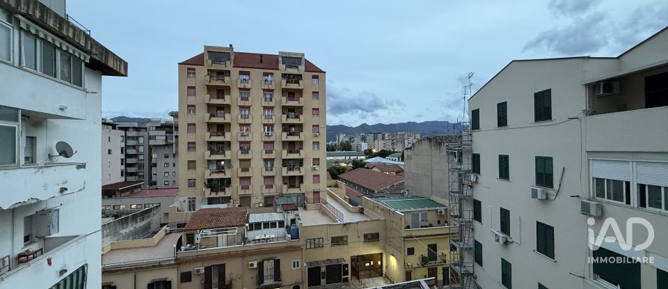 Three-room apartment of 81 m² in Palermo (90135)