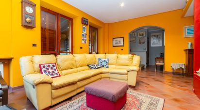 Casa indipendente 5 locali di 280 m² in Carignano (10041)