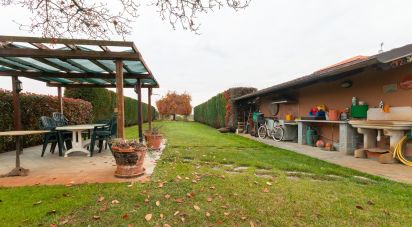 Casa indipendente 5 locali di 280 m² in Carignano (10041)