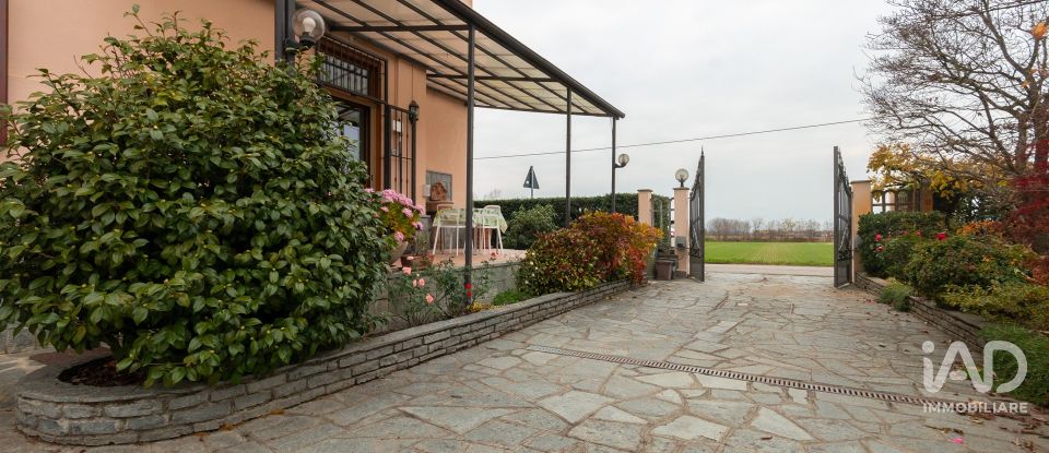 Casa indipendente 5 locali di 280 m² in Carignano (10041)