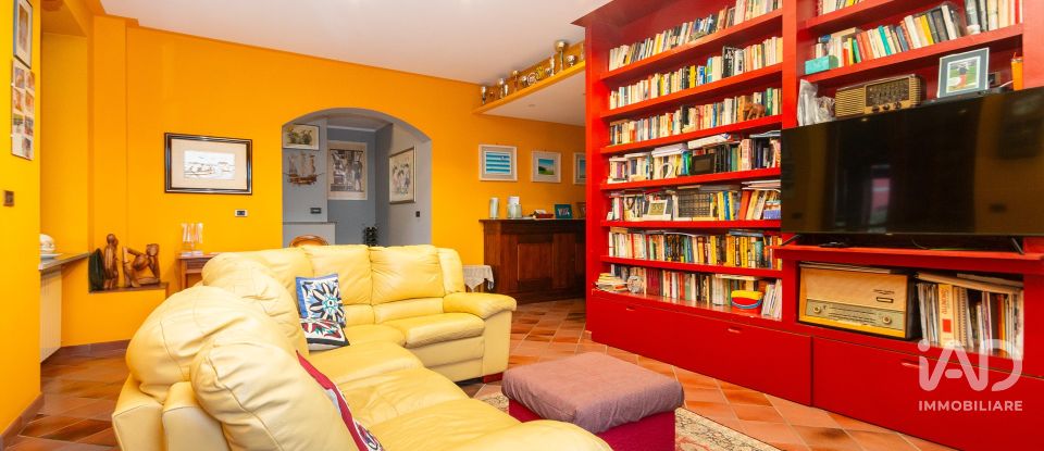 Casa indipendente 5 locali di 280 m² in Carignano (10041)