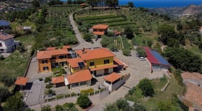 Casale 6 locali di 1.475 m² in Patti (98066)