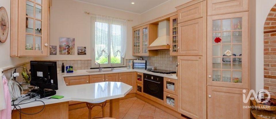 Casale 6 locali di 1.475 m² in Patti (98066)