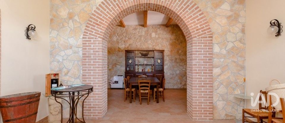 Casale 6 locali di 1.475 m² in Patti (98066)