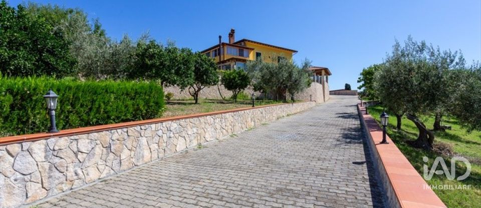 Casale 6 locali di 1.475 m² in Patti (98066)