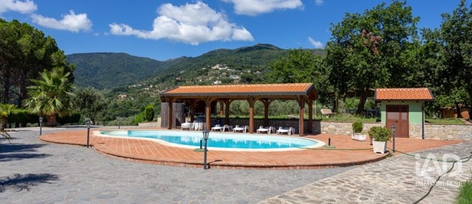 Casale 6 locali di 1.475 m² in Patti (98066)