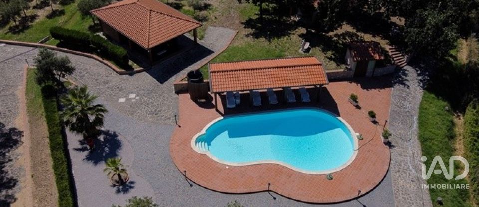 Casale 6 locali di 1.475 m² in Patti (98066)