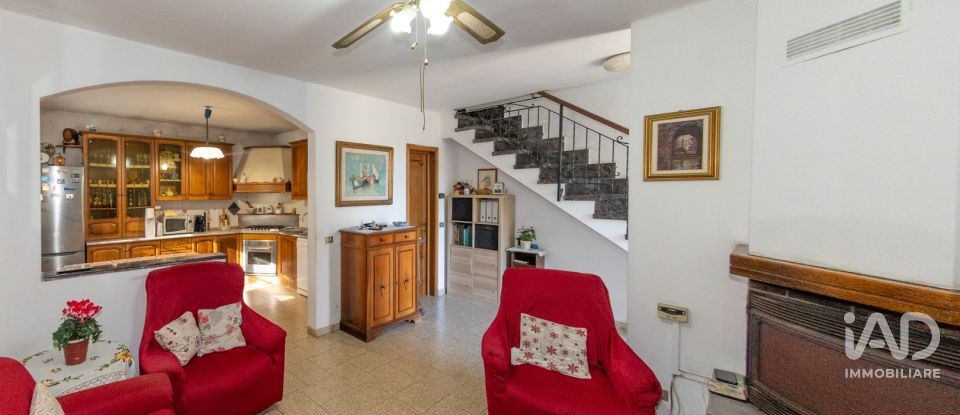 House 4 rooms of 143 m² in Chiavari (16043)