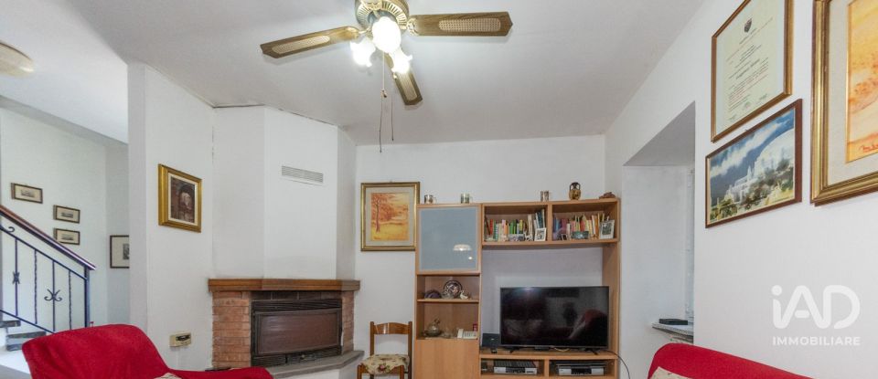 House 4 rooms of 143 m² in Chiavari (16043)