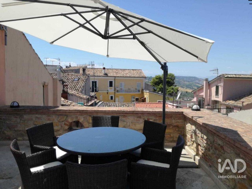 Costruzione di 266 m² in Silvi (64028)