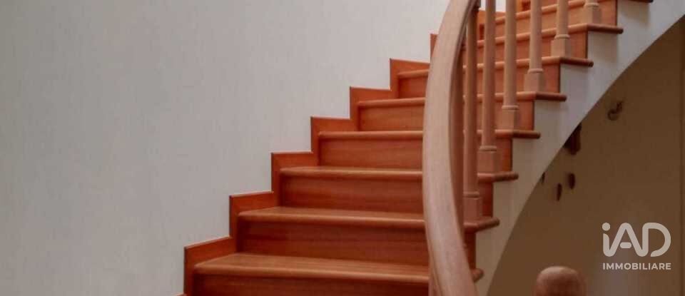 Costruzione di 266 m² in Silvi (64028)