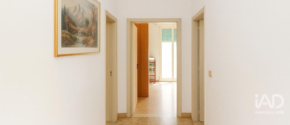 Rifugio 7 locali di 186 m² in Tortoreto (64018)
