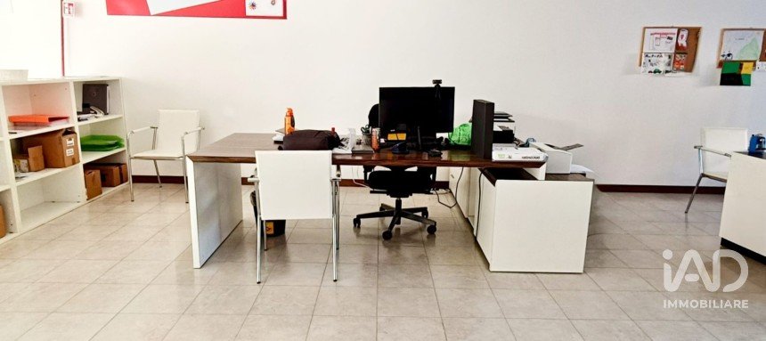 Negozio / locale commerciale di 145 m² in Verona (37136)