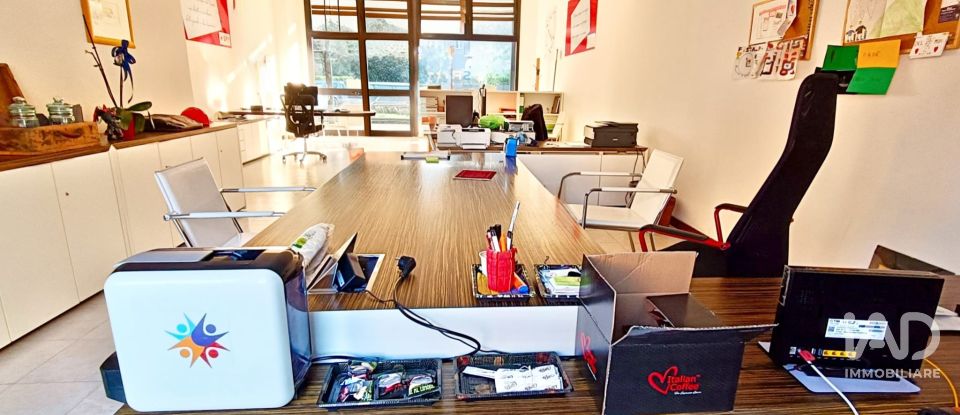 Negozio / locale commerciale di 145 m² in Verona (37136)