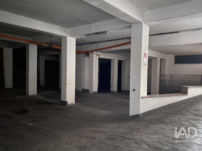 Negozio / locale commerciale di 494 m² in Palermo (90128)