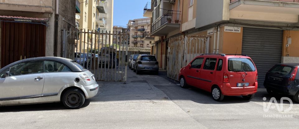 Negozio / locale commerciale di 494 m² in Palermo (90128)