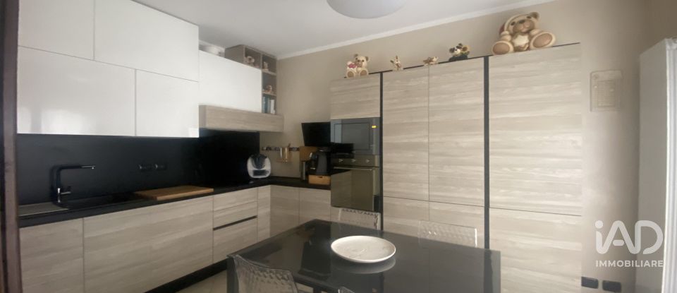 Four-room apartment of 100 m² in Settimo Torinese (10036)