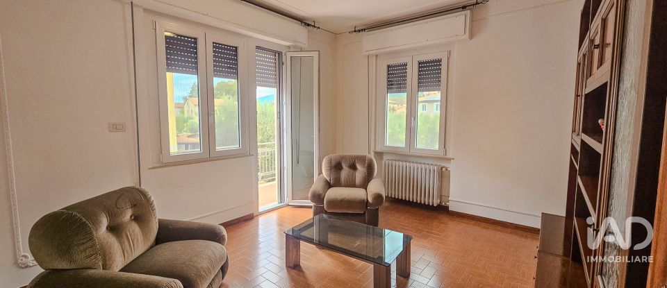 Appartamento 5 locali di 150 m² a Spello (06038)