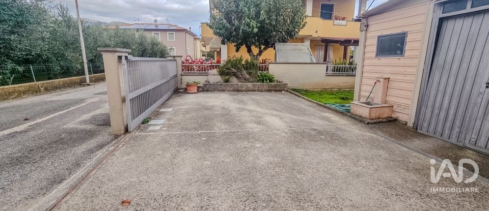 Appartamento 5 locali di 150 m² a Spello (06038)