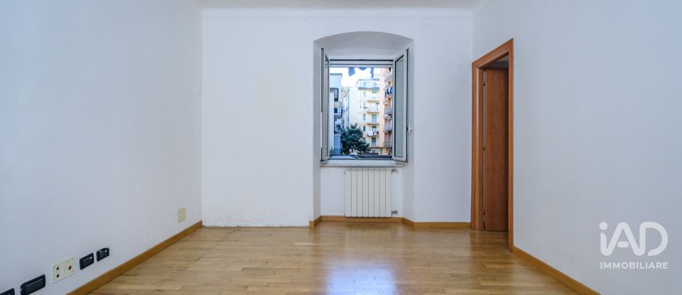 Apartment 6 rooms of 79 m² in Genova (16162)