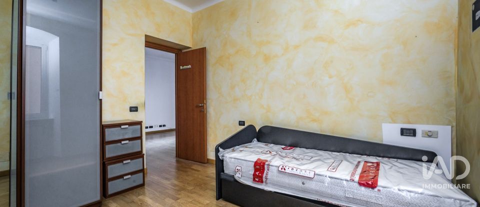Apartment 6 rooms of 79 m² in Genova (16162)