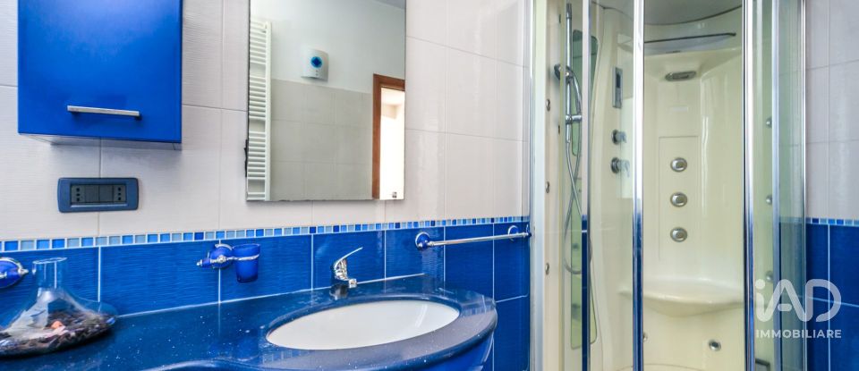 Apartment 6 rooms of 79 m² in Genova (16162)