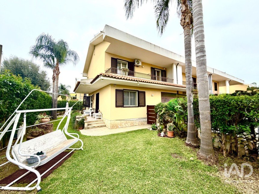 Farm 4 rooms of 140 m² in Avola (96012)