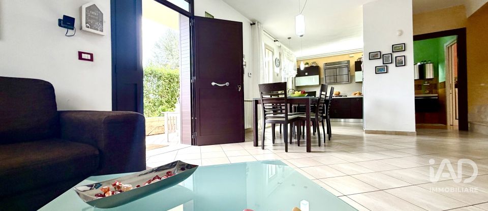 Farm 4 rooms of 140 m² in Avola (96012)