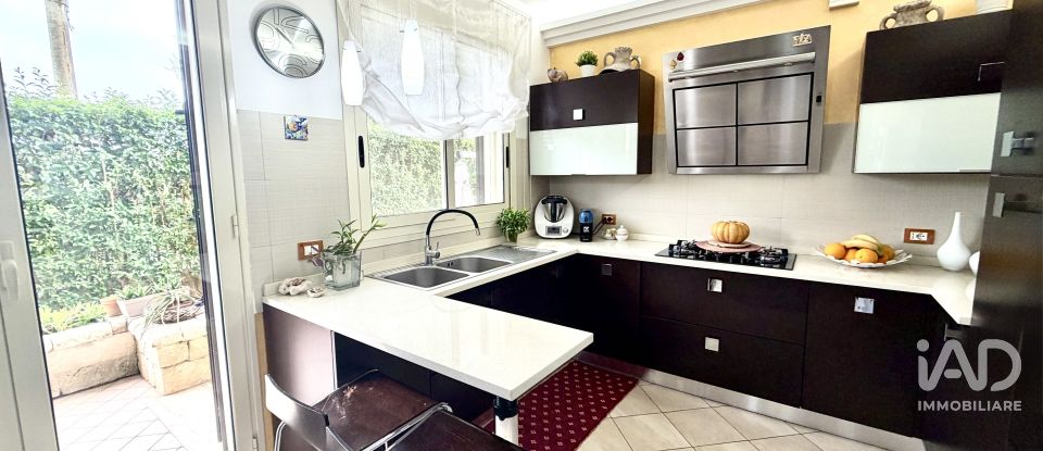 Farm 4 rooms of 140 m² in Avola (96012)