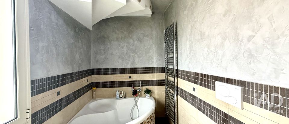 Farm 4 rooms of 140 m² in Avola (96012)