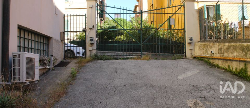 Negozio / locale commerciale di 506 m² in Genova (16159)