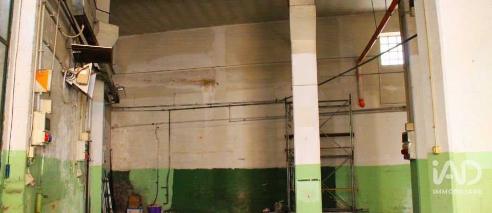Negozio / locale commerciale di 506 m² in Genova (16159)