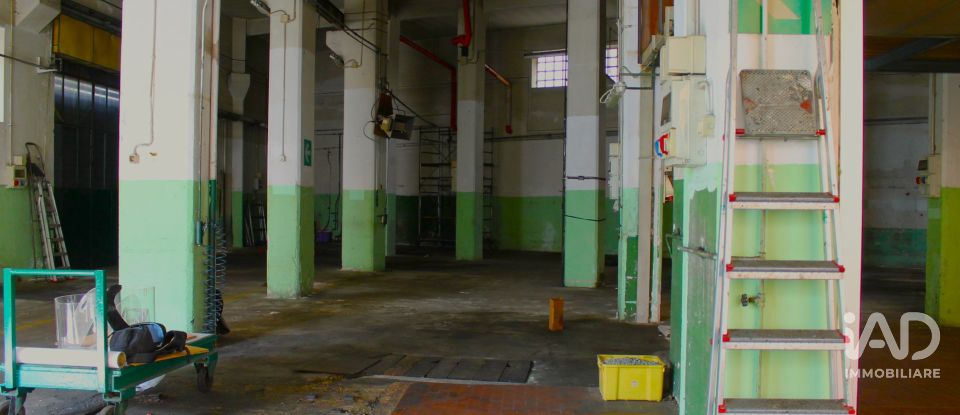 Negozio / locale commerciale di 506 m² in Genova (16159)