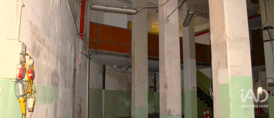 Negozio / locale commerciale di 506 m² in Genova (16159)