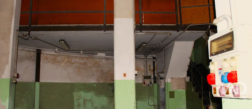 Negozio / locale commerciale di 506 m² in Genova (16159)