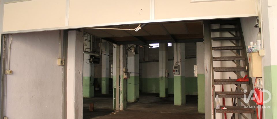 Negozio / locale commerciale di 506 m² in Genova (16159)