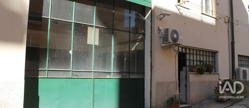 Negozio / locale commerciale di 506 m² in Genova (16159)