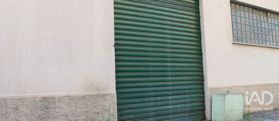 Negozio / locale commerciale di 506 m² in Genova (16159)