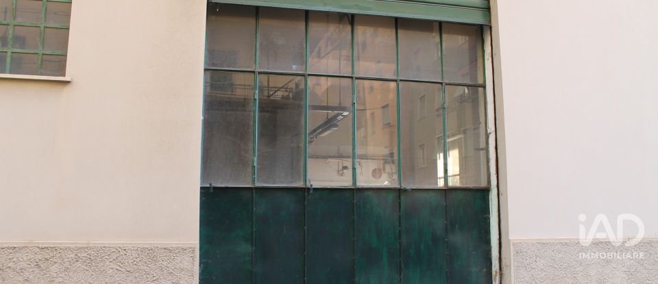 Negozio / locale commerciale di 506 m² in Genova (16159)