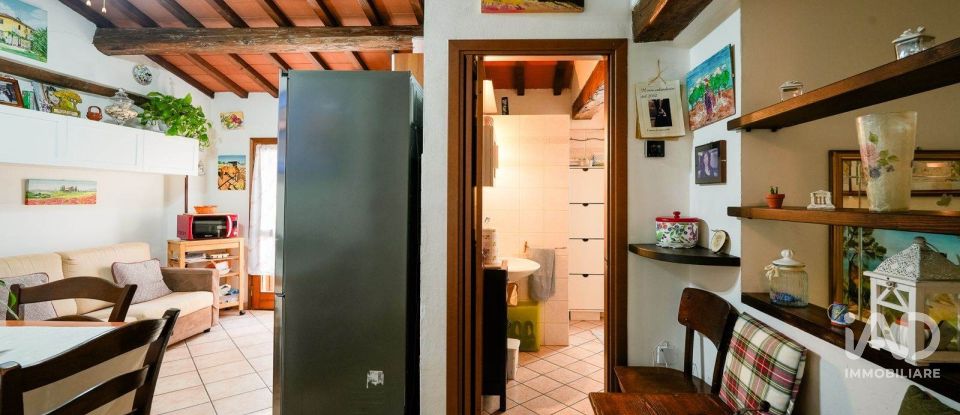 Three-room apartment of 60 m² in Carmignano (59015)