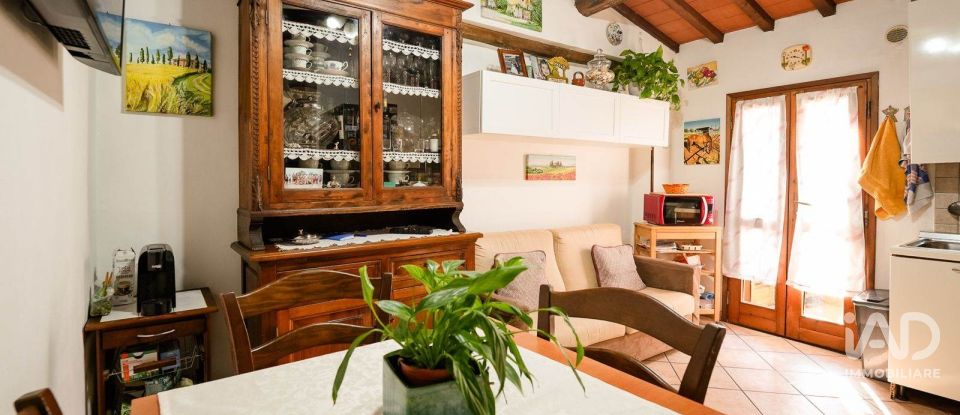 Three-room apartment of 60 m² in Carmignano (59015)