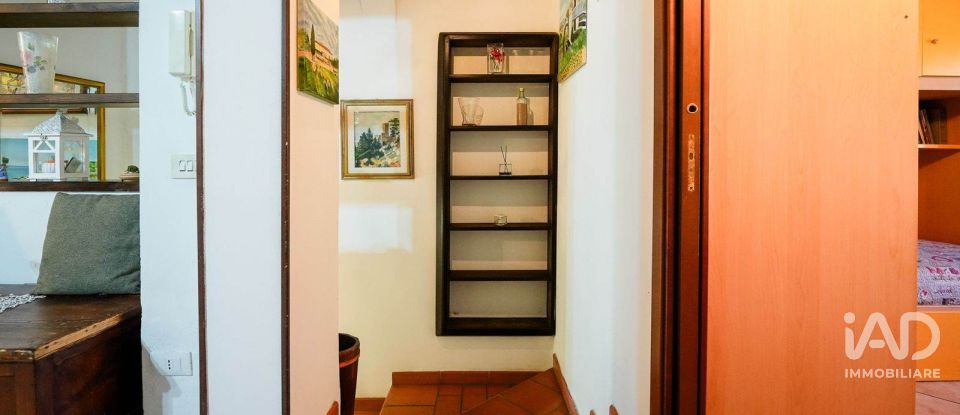 Three-room apartment of 60 m² in Carmignano (59015)