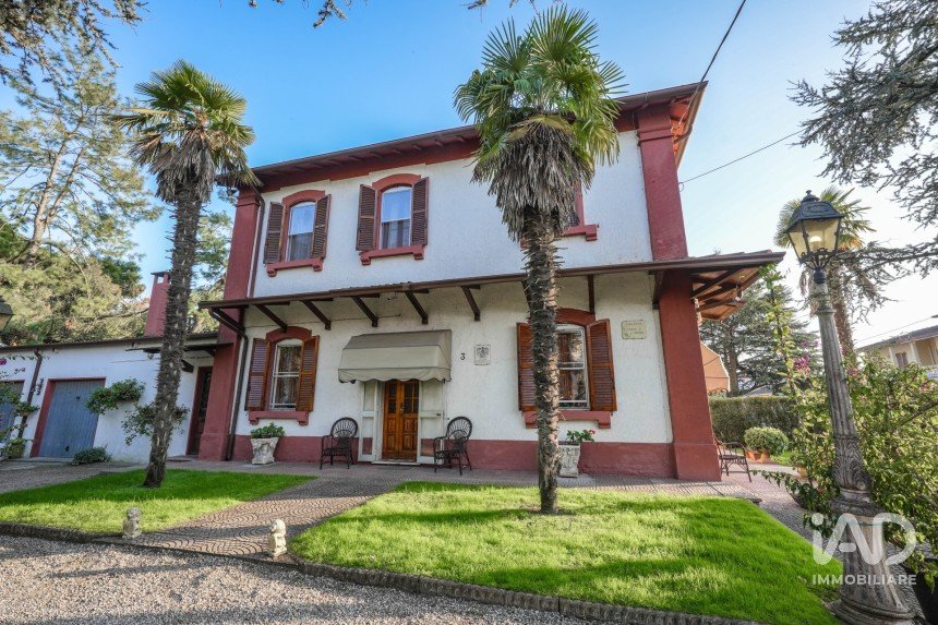 House boat 3 rooms of 183 m² in Mesola (44026)