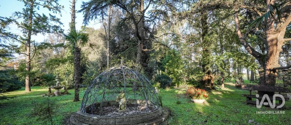 House boat 3 rooms of 183 m² in Mesola (44026)