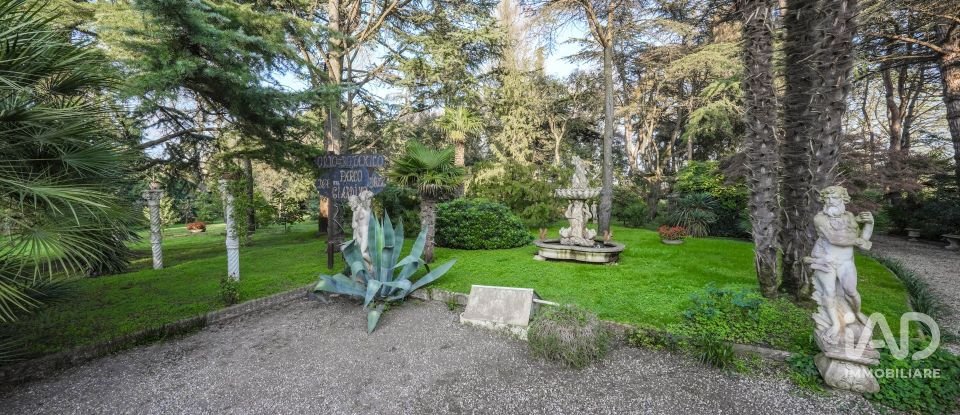 House boat 3 rooms of 183 m² in Mesola (44026)