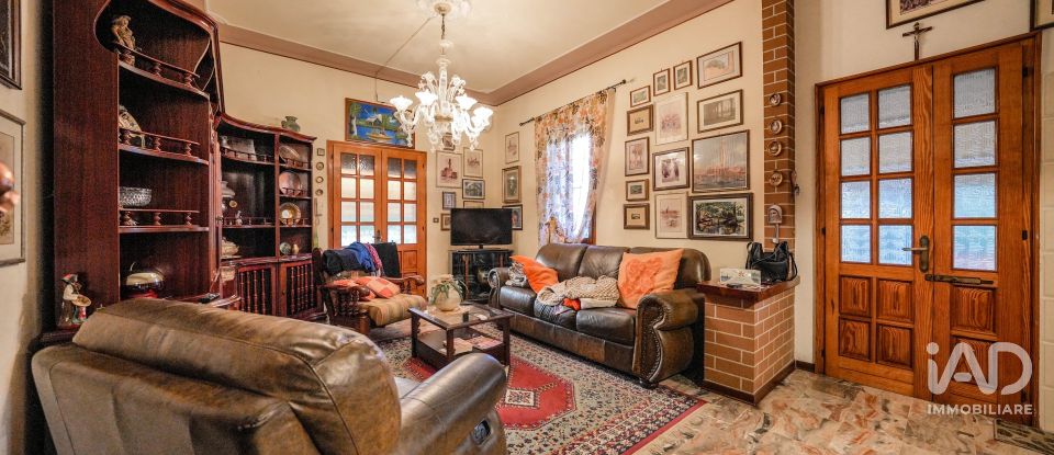 House boat 3 rooms of 183 m² in Mesola (44026)